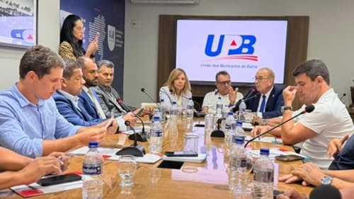 Prefeitos da Bahia discutem regras para gastos com festas juninas de 2026
