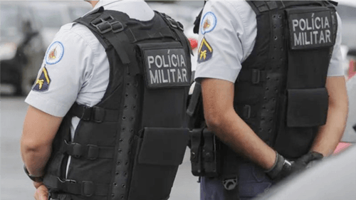 Homem tenta roubar mulher e é espancado até a morte