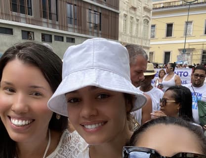 Atriz Global é flagrada na Lavagem do Bonfim
