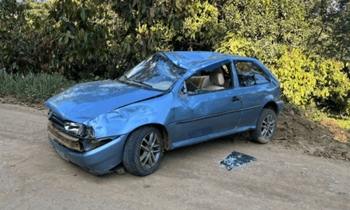 Maraú: Veículo capota na estrada de Ibiaçú e deixa motorista ferido