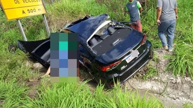 Acidente entre carreta e carro deixa criança morta na Pedra do Cavalo