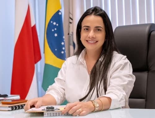 Prefeita anuncia licitação para construção de 50 casas populares em Ipiaú