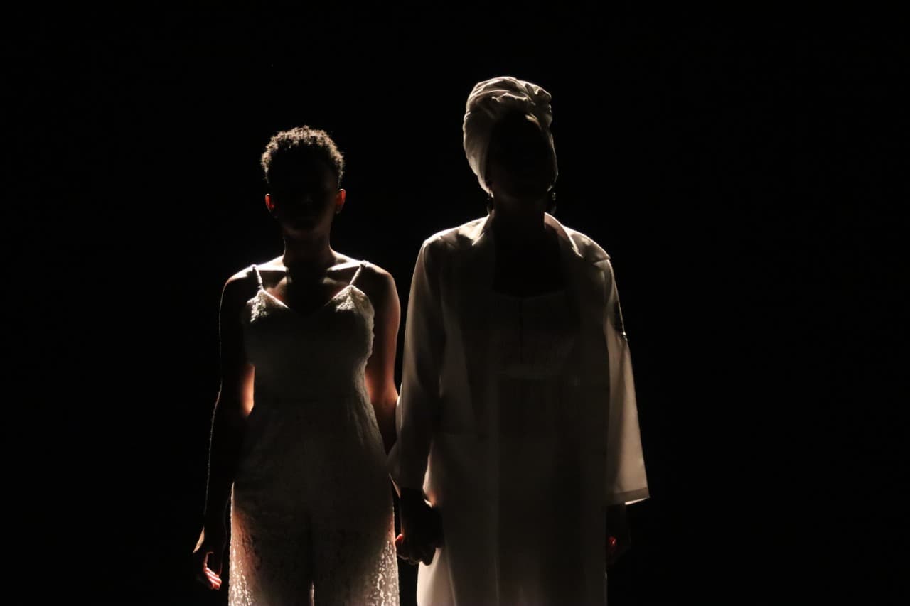 Exposição da Cia de Teatro da UFBA traz reflexão sobre política de morte contra a população negra no Brasil