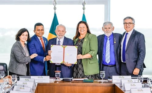 Presidente Lula sanciona Lei de Cuidado às Pessoas com Alzheimer