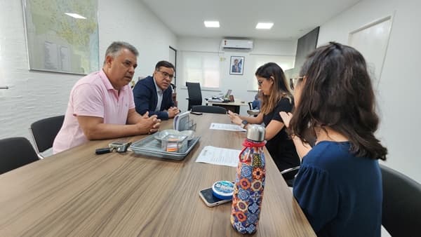 Fortalecendo o Abastecimento de Água em Ibirataia: Secretário de Governo se reúne com Presidente da CERB para Planejamentos