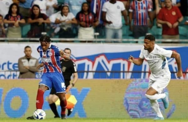 Bahia leva gol aos 49 do 2° tempo e perde para o Grêmio na Fonte Nova