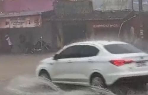 Chuva intensa atinge Ipiaú após alerta vermelho do Inmet e mobiliza moradores