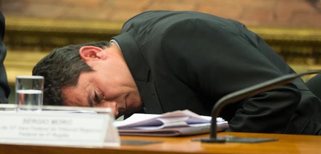 Moro vira piada nas redes ao se dizer vítima de "abuso de poder"