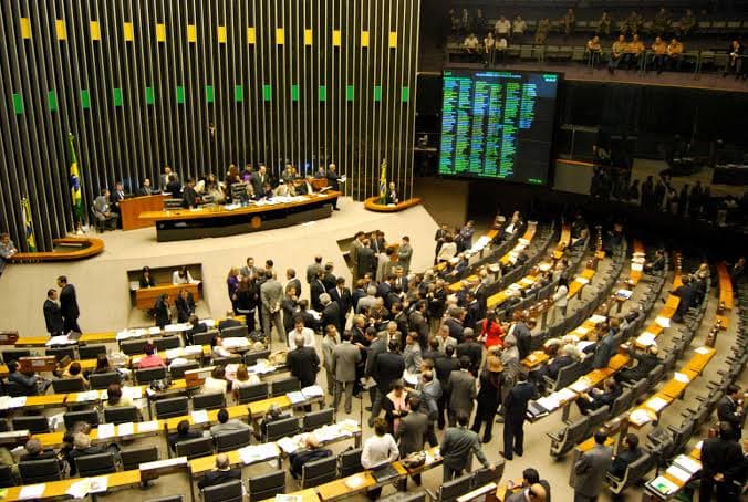 Centrão se articula para abandonar barca bolsonarista e aderir ao PT
