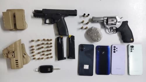 Trio suspeito de homicídio é preso com armas, drogas e carro roubado entre Ipiaú e Ubatã
