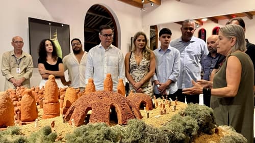 Ibirataia: Prefeito Sandro Futuca prestigia Festival Homens de Barro e reforça apoio à cultura