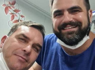 Flávio Bolsonaro se acidenta com quadriciclo no litoral do Ceará e é atendido em UPA