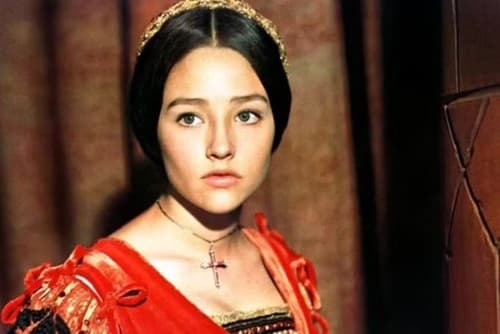 Morre Olivia Hussey, atriz de "Romeu e Julieta", aos 73 anos