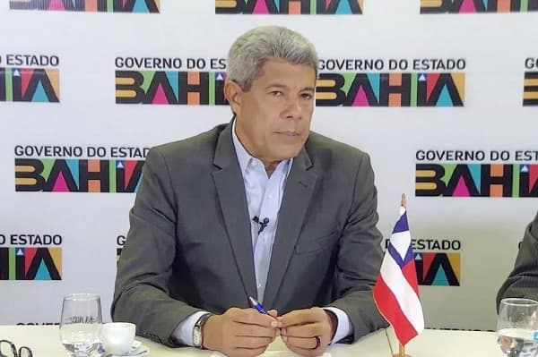Jerônimo anuncia contratação de 1.624 profissionais para a Educação Especial