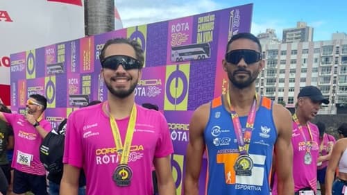 Efraim Barreto e Gustavo Fortes representam Ibirataia na Corrida Rota 30 Anos em Itabuna