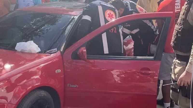 Homem é executado a tiros dentro de carro no interior da Bahia