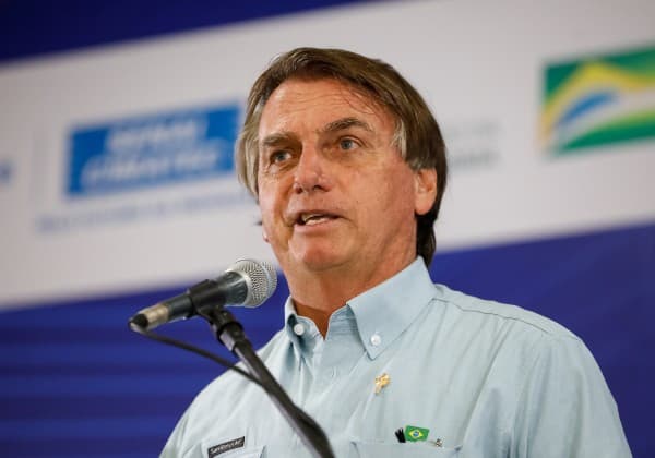 Na Bahia, Bolsonaro diz que perdão a Silveira foi ato simbólico pela liberdade