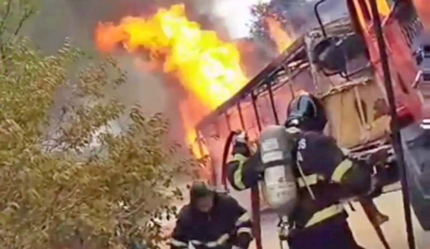Ônibus escolar pegou fogo no interior iria buscar estudantes de várias comunidades rurais