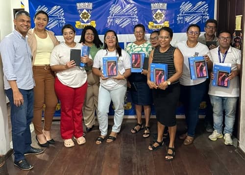 Ibirataia: SEMUS fortalece Atenção Básica com entrega de novos tablets para Agentes de Saúde