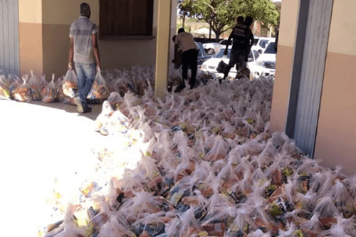 Prefeito de Guanambi doa salários e adquire sete toneladas de alimentos para doação