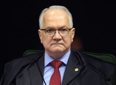 Quem ameaça urnas só defende interesse próprio, diz Fachin em recado a Bolsonaro