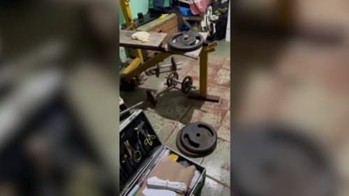 Homem usa anilha de academia e faca para matar namorada após desentendimento
