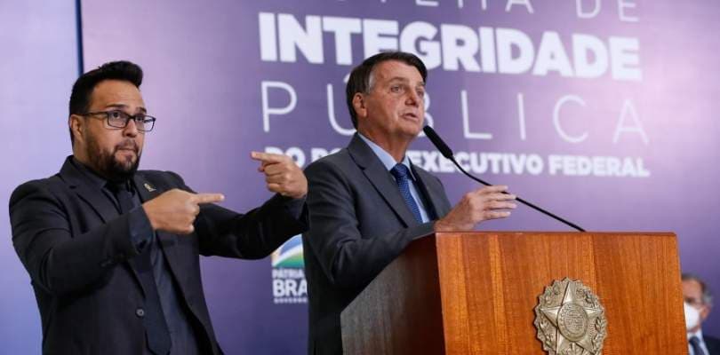 Novo Bolsa Família e PEC dos precatórios serão entregues por Bolsonaro nesta segunda (9)