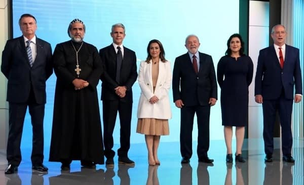 Debate de presidenciáveis é marcado por troca de ofensas e chuva de direitos de resposta