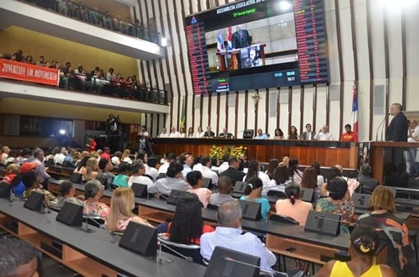 Confira a lista de deputados ESTADUAIS eleitos pela Bahia