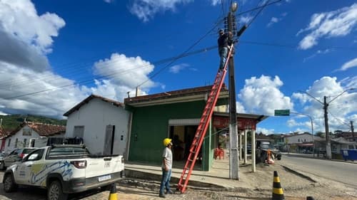 Ibirataia: Prefeitura  intensifica troca de lâmpadas para melhorar iluminação pública nos bairros