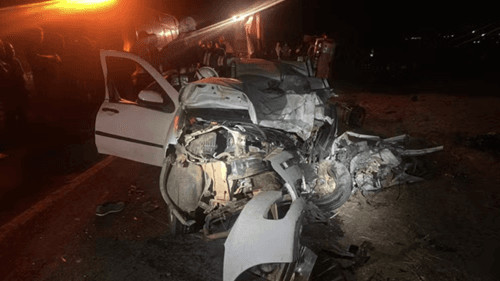 Cinco morrem e um fica gravemente ferido em acidente entre carros na Bahia