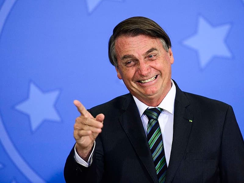 Após encontros de Lira e Pacheco com Lula, Bolsonaro tenta enfraquecer emendas de relator