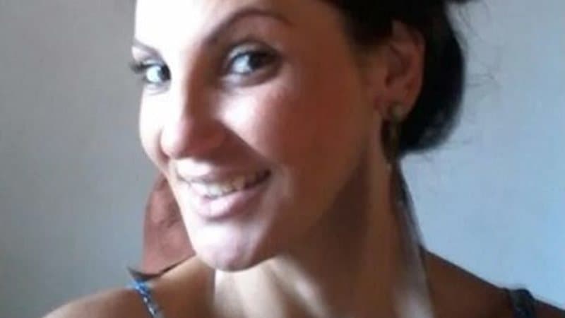 Mulher é encontrada enterrada em quintal e pessoa próxima faz revelação assustadora