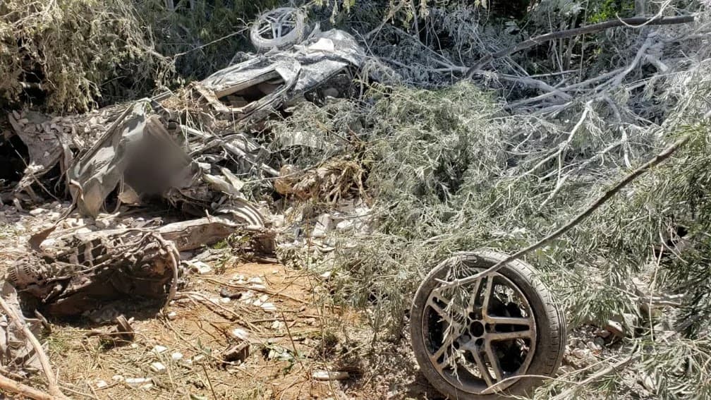 Seis pessoas morrem em grave acidente envolvendo carro, caminhão e carreta na BR-251