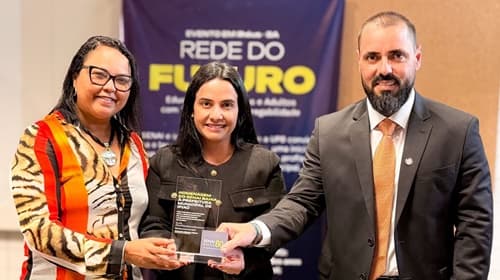 Prefeita Laryssa e Prefeitura de Ipiaú são homenageadas pelo SENAI por investimentos em cursos profissionalizantes