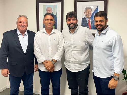Ibirataia: Juca Muniz, pré-candidato a prefeito, se reúne com Chefe de Gabinete do Governador