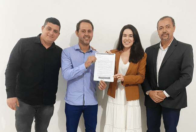 Barra do Rocha: José Luiz assina TAC para realizar concurso público