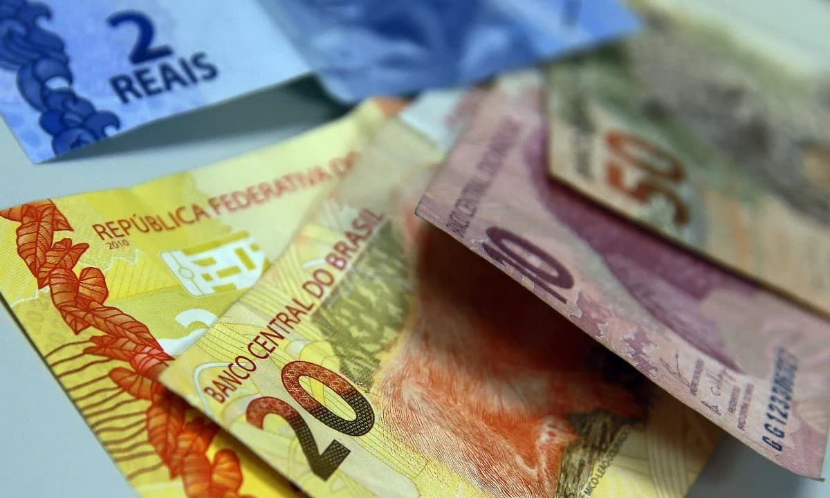 Governo envia Orçamento de 2023 com salário mínimo de R$ 1.302