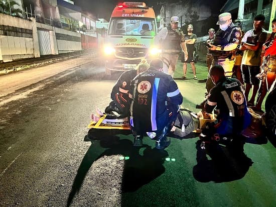 Mulher fica desacordada após acidente com motocicleta com placa de Ibirataia em Ipiaú