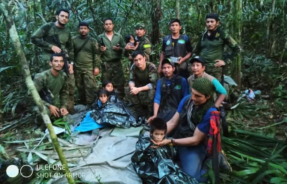 Crianças são achadas vivas na selva 40 dias após queda de avião na Colômbia