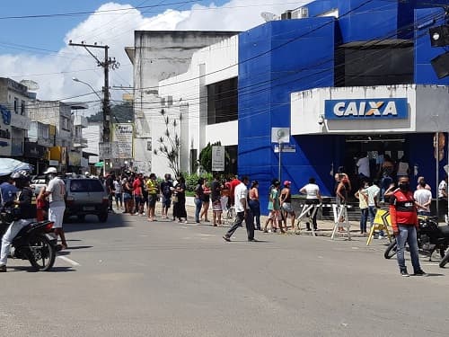 Empregados da Caixa paralisam atividades em todo o Brasil nesta terça-feira
