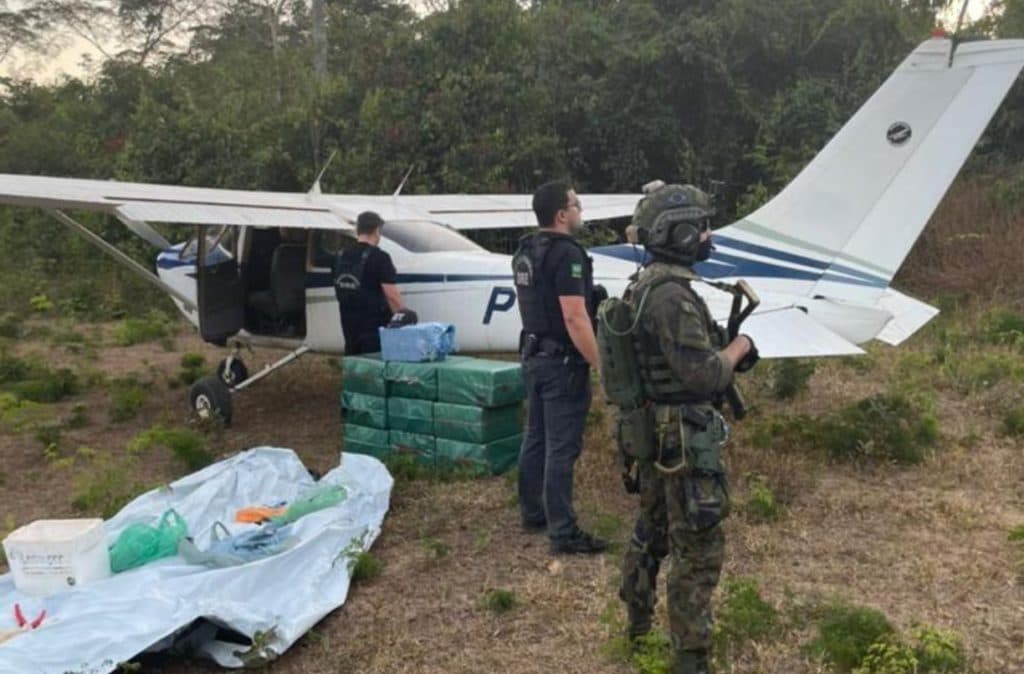 Vindo da Bolívia com avião cheio de drogas, piloto não respeita ordens da Força Aérea