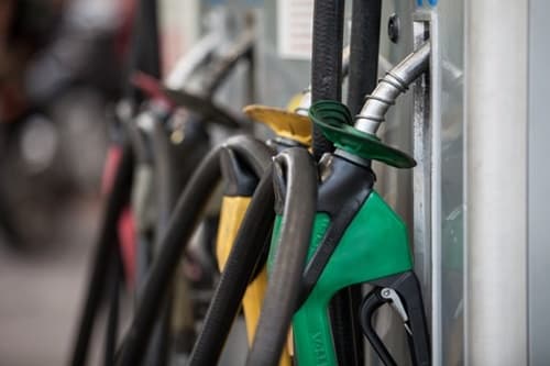 Acelen anuncia redução de 7,3% no preço da gasolina e do diesel