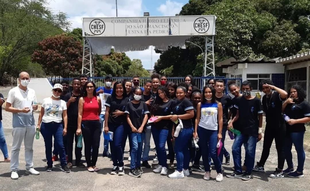 Ibirataia: Alunos do Colégio Marilúzia Silva Machado fazem visita Usina Hidrelétrica da Barragem de Pedra em Jequié-BA