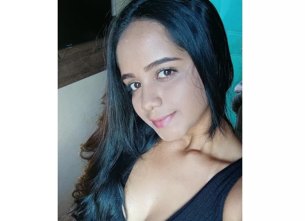 Jovem é morta em bar enquanto comemorava o próprio aniversário na Bahia; namorado é suspeito