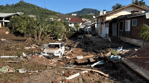 Membros da mesma família são encontrados mortos abraçados no RS