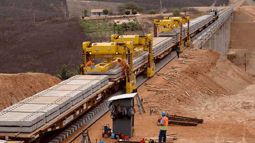 Brasil e China assinam acordo para construção de ferrovia transcontinental