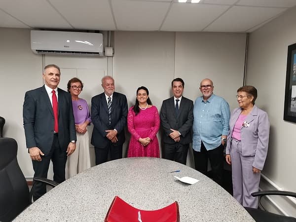 Aline Peixoto toma posse como conselheira do TCM