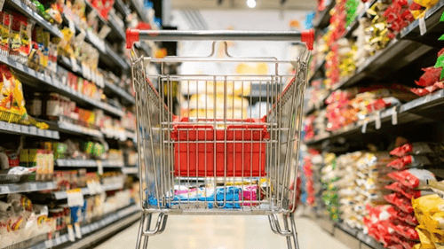 Inflação afeta alimentação: 58% dos brasileiros cortam compras, diz Datafolha