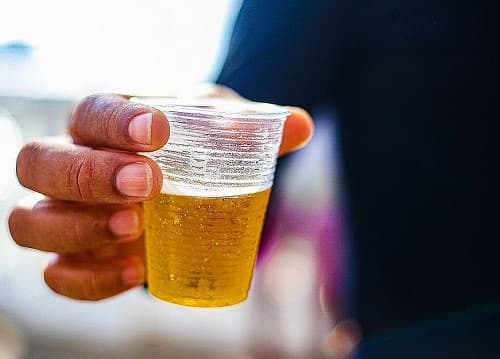 Brasileiro bebeu mais, ganhou peso e fez menos exercício físico na pandemia